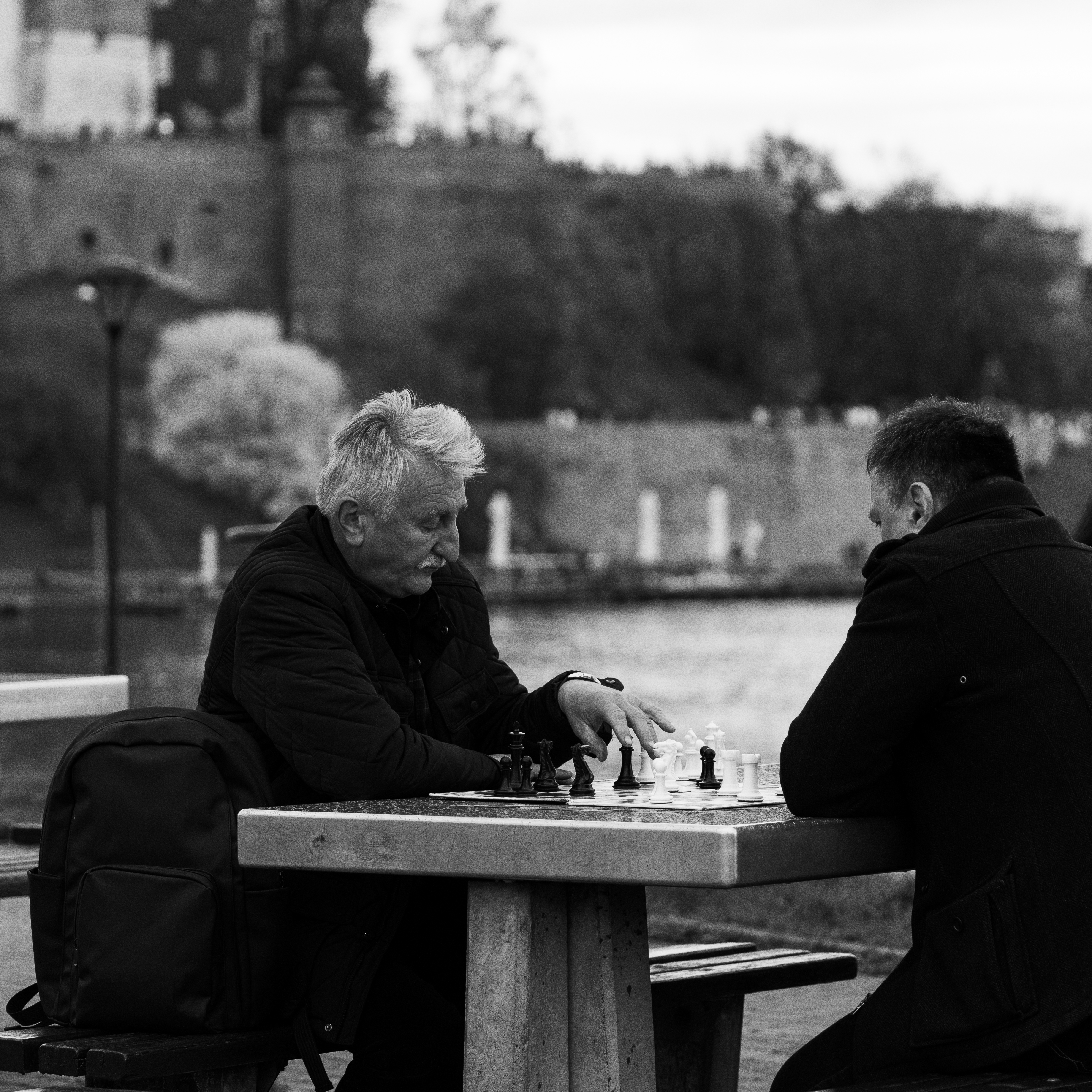 Portret czerń i biel street photography
